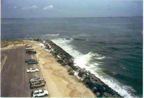 Hurricane Bonnie Waves and View of Bay.jpg (10854 bytes)